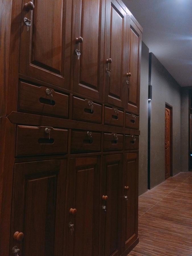 6-Bed Mixed Dormitory Room